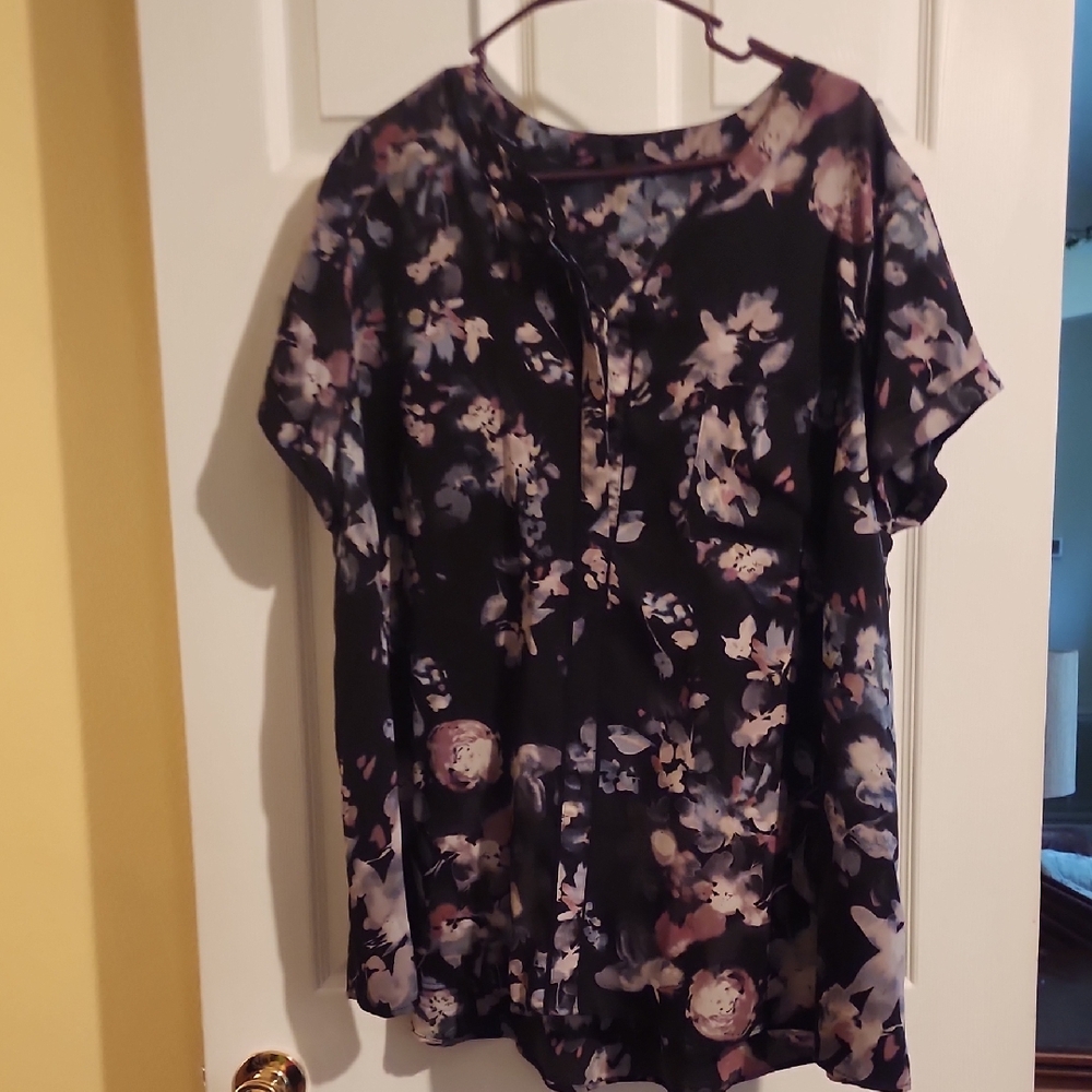 Simply Vera Vera Wang Floral Black Women's Top